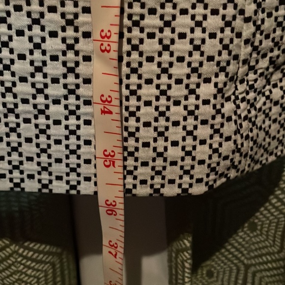 Apt. 9 EUC long coat with pockets and hidden buttons size 10 - Picture 11 of 12